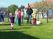 Čarodějnické odpoledne s rodiči na školní zahradě